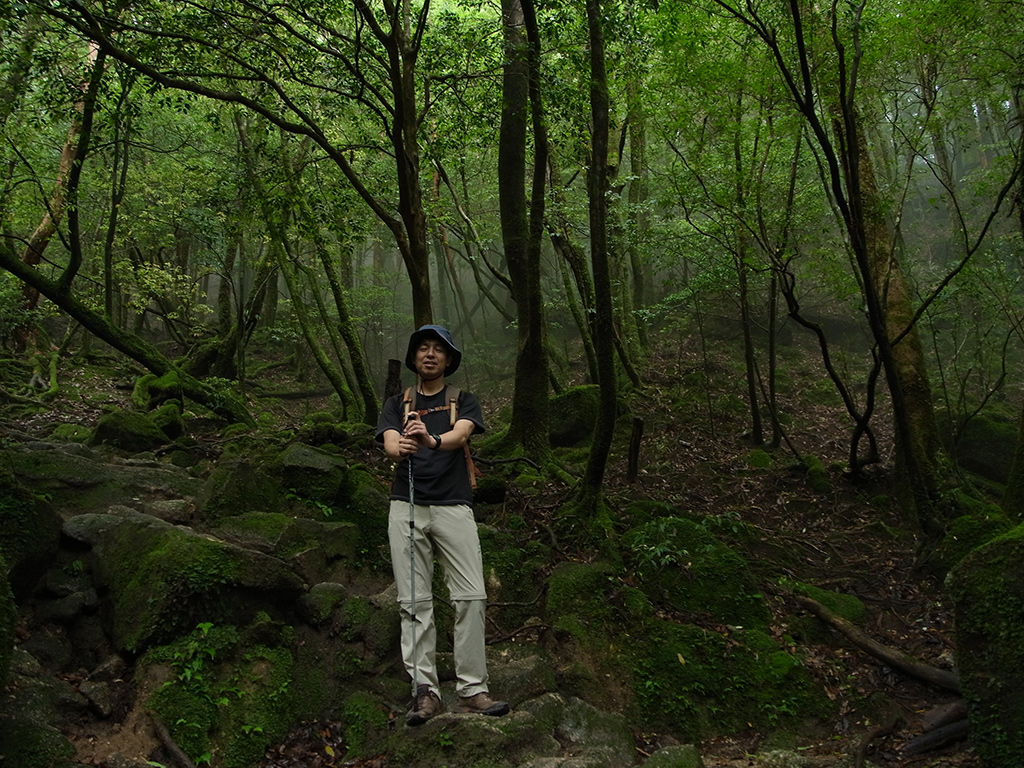 急に立ち込めた霧をバックに！！と思ったら少し流れてしまった