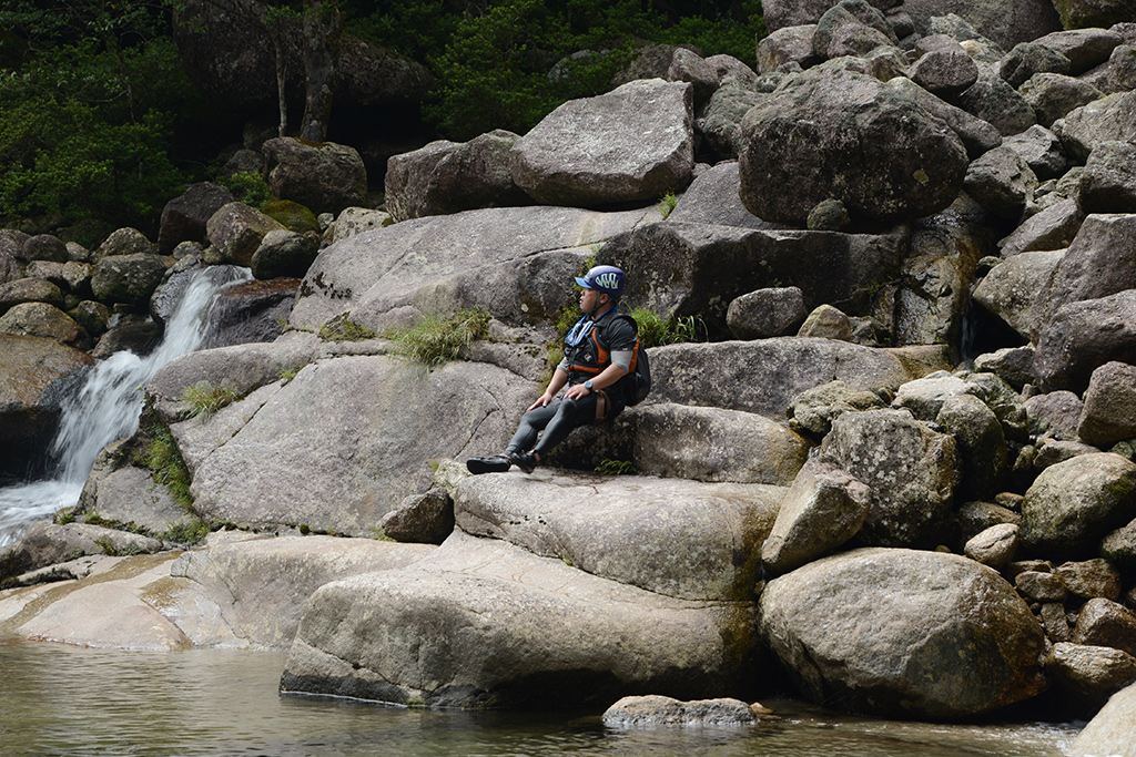 花崗岩の節理で出来たと思われる自然の階段